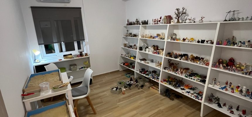 Έναρξη συνεργασίας με την ψυχολόγο Justyna Majewska – Sandplay Therapy, ένας ασφαλής χώρος έκφρασης και θεραπείας μέσα από την άμμο.